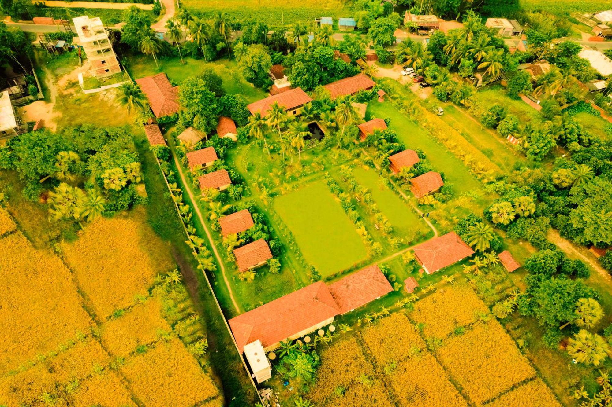 Gram Bangla Retreat Hotel Колката Екстериор снимка